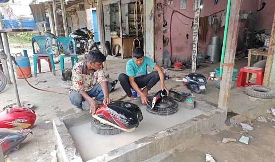 ভালুকায় অল্প বেতনে মিলছে শিশু শ্রমিক