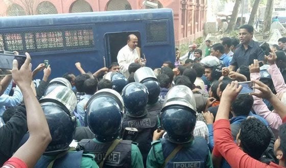 সীতাকুণ্ডে আসলাম চৌধুরীকে ঘিরে আবেগের মহাবিস্ফোরণ