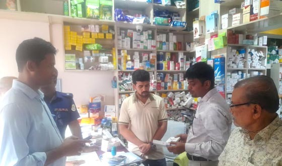 জিয়ানগরে মেয়াদোত্তীর্ণ ওষুধ বিক্রির দায়ে ২ ফার্মেসিকে জরিমানা