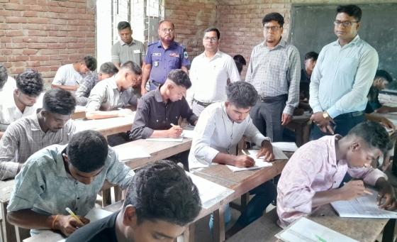 বাগমারায় শান্তিপূর্ণ পরিবেশে এইচএসসি ও সমমানের পরীক্ষা অনুষ্ঠিত