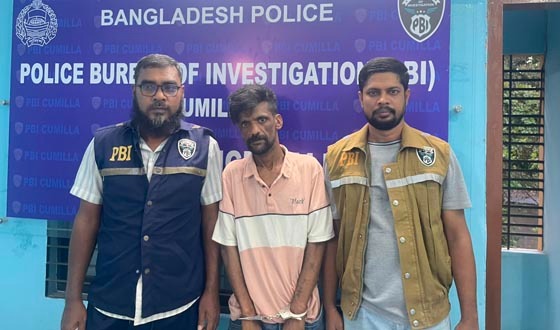 কুমিল্লায় পুলিশ কর্মকর্তাকে ছুরিকাঘাতের ঘটনায় ছিনতাইকারী গ্রেফতার