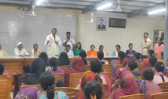 চাঁদপুরে এমপি মানিকের সাথে মহিলা ঐক্য পরিষদর মতবিনিময়