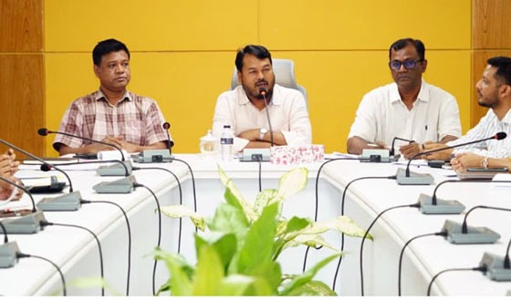 প্রকৌশল বিভাগের অগ্রগতি ও পর্যালোচনা সভায় রাসিক প্রশাসক রিটন