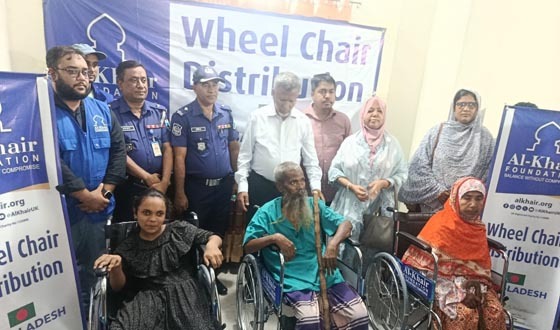 কালাইয়ে মানবিক উদ্যোগ ৩০ প্রতিবন্ধীর হাতে হুইল চেয়ার