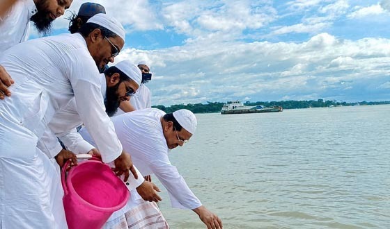 জীববৈচিত্র্য সংরক্ষণে সবাইকে এগিয়ে আসতে হবে: চরমোনাই পীর