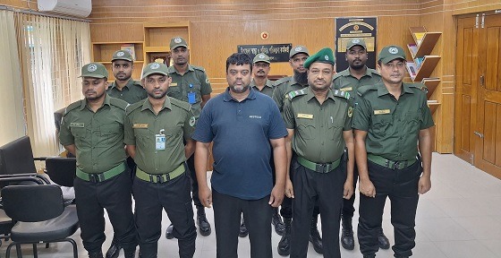 নিরাপত্তা জোরদারে বাবুগঞ্জ উপজেলা স্বাস্থ্য কমপ্লেক্সে আনসার মোতায়েন