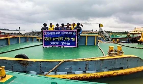 অবৈধ বালু উত্তোলনকালে ২ ড্রেজার, ৩ বাল্কহেডসহ আটক ১৩