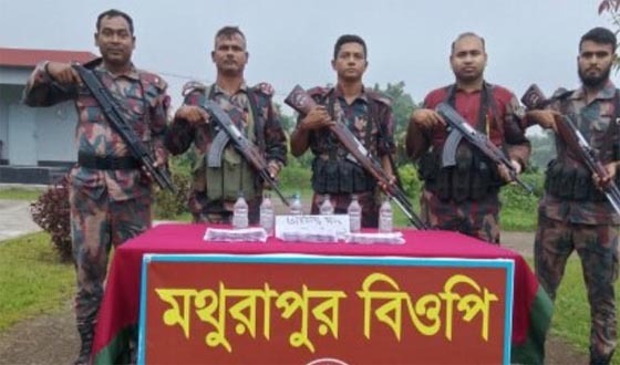 দৌলতপুর সীমান্তে ৯ লাখ টাকার মূল্যের ভারতীয় মাদক উদ্ধার