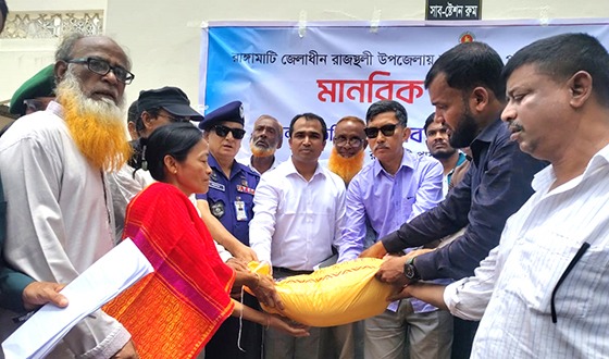 বন্যায় ক্ষতিগ্রস্থ পরিবারদের সর্বোচ্চ অগ্রাধিকার দিচ্ছে বর্তমান সরকার: দীপেন এমপি
