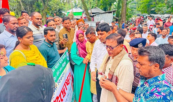 রামগতিতে ফারমার্স মিনি কোল্ড স্টোরেজ উদ্বোধন করলেন সংসদের হুইপ