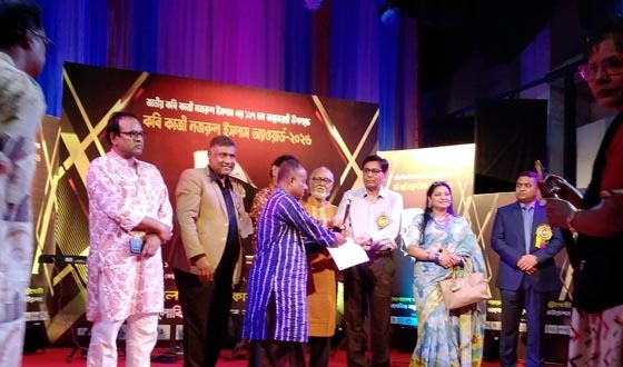 সাংবাদিকতায় নজরুল পদক পেলেন ত্রিশালের ফারুক আহমেদ