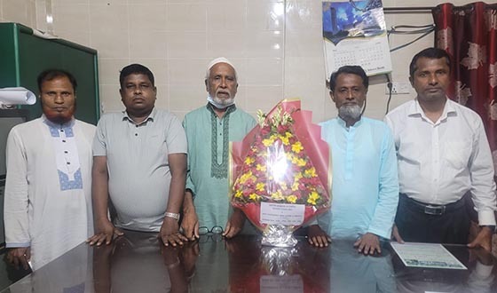 মুক্তাগাছা প্রেসক্লাবের নির্বাচিত কমিটির দায়িত্ব গ্রহণ