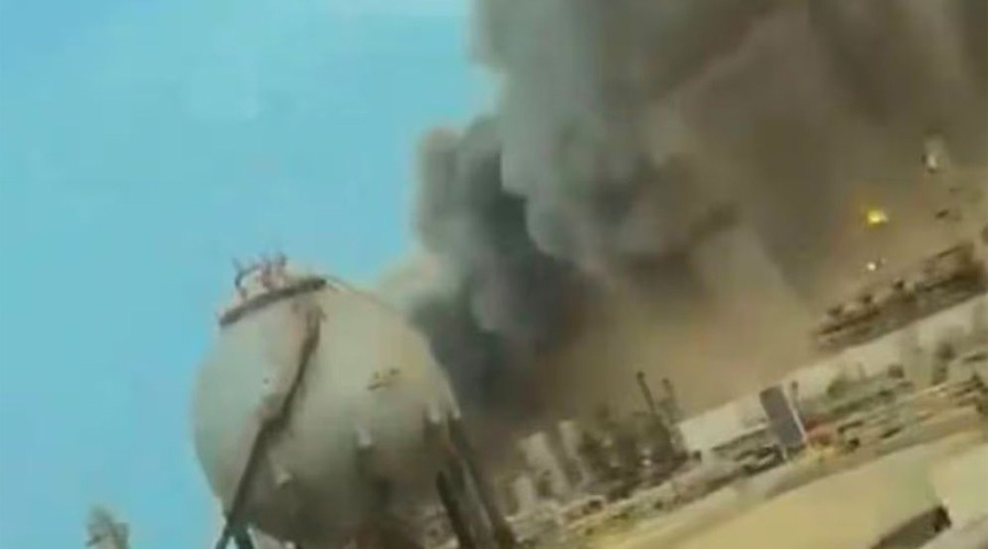 এবার সৌদির সবচেয়ে বড় তেল শোধনাগারে ইরানের ড্রোন হামলা