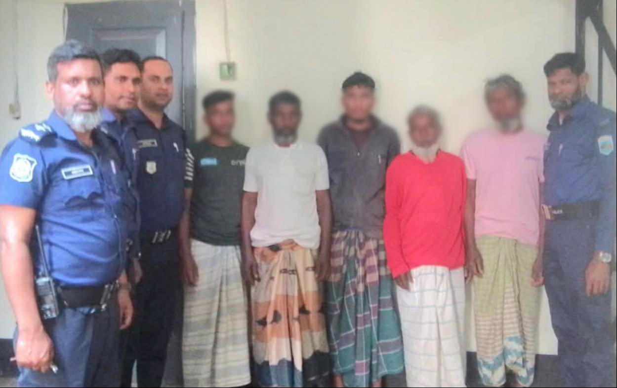 সাপাহারে জমি নিয়ে বিরোধে ভ্যানচালককে কুপিয়ে হত্যা, গ্রেপ্তার ৫