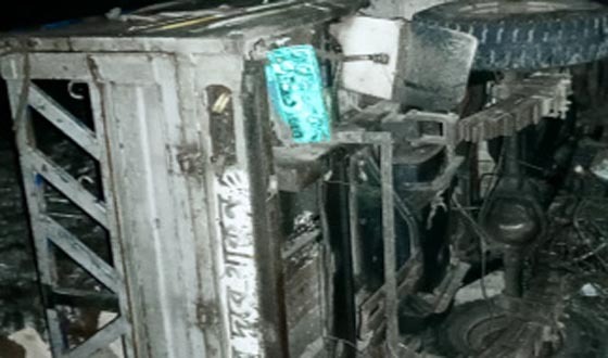 আশাশুনি-সাতক্ষীরা সড়কে পিকআপ ও পাওয়ার ট্রিলার সংঘর্ষে আহত ২