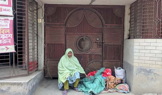 বড়াইগ্রামে তালা ভেঙ্গে বাড়ি দখলের অভিযোগ