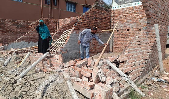 কালীগঞ্জে নির্মাণাধীন দোকান ভাংচুরের অভিযোগ