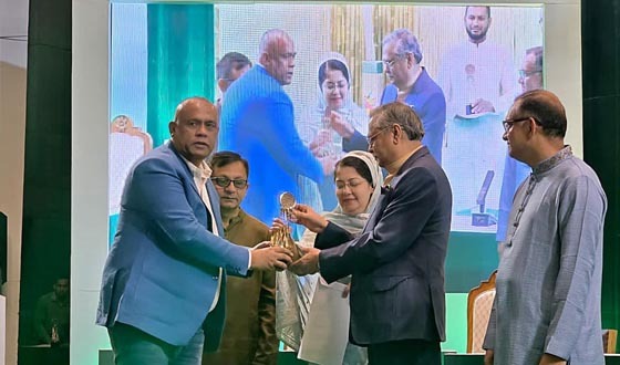 জাতীয় পাট দিবেসে পুরস্কার পেল আকিজ জুট মিলস লিঃ