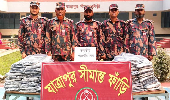 কুড়িগ্রামে ১৫ লাখ টাকার ভারতীয় প্যান্ট পিস জব্দ