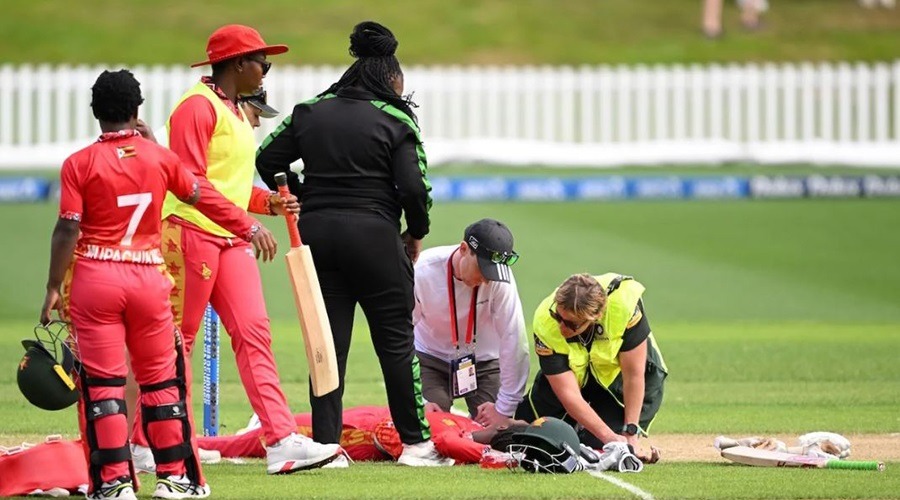 বলের আঘাতে হাসপাতালে জিম্বাবুয়ের ব্যাটার