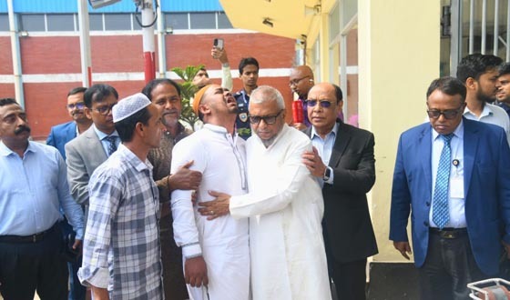 বিদেশের আকাশে বিস্ফোরণ, দেশের মাটিতে শোক