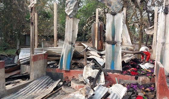 কুমিল্লায় কয়েল এর আগুনে নিঃস্ব কৃষক