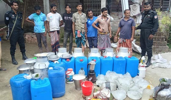 কেশবপুরে ভেজাল দুধ উৎপন্ন করার অপরাধে আটক ৬, জরিমানা