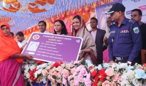 ফ্যামিলি কার্ড বর্তমান সরকারের একটি বড় সাফল্য: প্রতিমন্ত্রী পুতুল