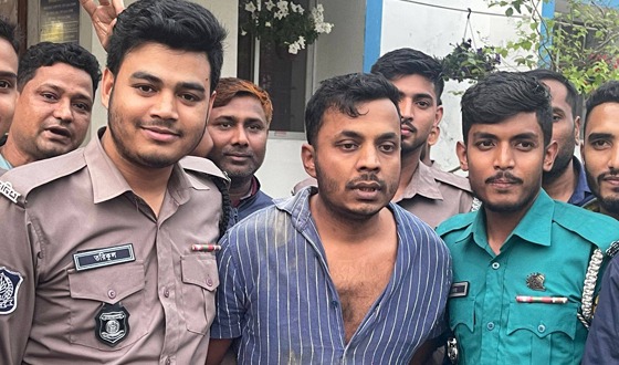 সিলেটে দিনদুপুরে ব্যাগ ছিনতাই, আটক ১