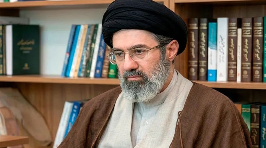 আহত অবস্থায় নিরাপদে আছেন ইরানের সর্বোচ্চ নেতা মোজতবা খামেনি