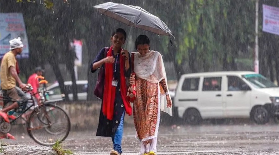 দুপুরের মধ্যে ঢাকায় বজ্রসহ বৃষ্টির আভাস