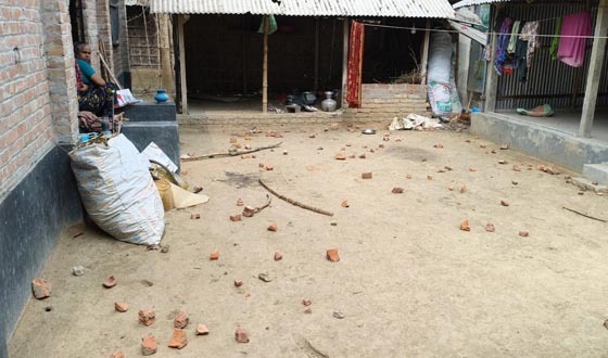শৈলকুপায় দু’পক্ষের সংঘর্ষে নারীসহ আহত ২০, বাড়ীঘর ভাংচুর