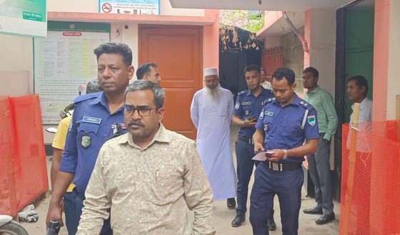 স্বাস্থ্যমন্ত্রীর নাম ভাঙিয়ে চাঁদা দাবি, কথিত সাংবাদিক গ্রেপ্তার