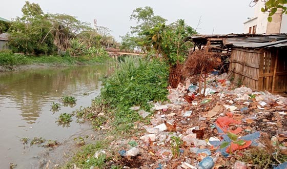 কচুয়ায় ভূমিদস্যু ও দূষণের কবলে ভৈরব নদী, অস্তিত্ব সংকটে জনপদ