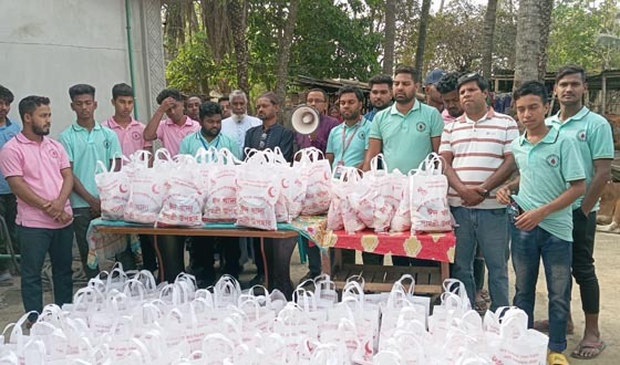 গাংনীতে দরিদ্র পরিবারে মাঝে ঈদ সামগ্রী বিতরণ