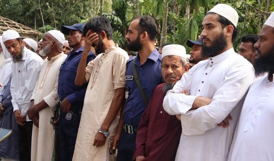 প্যারোলে মুক্তি নিয়ে বাবার জানাজায় ছেলে