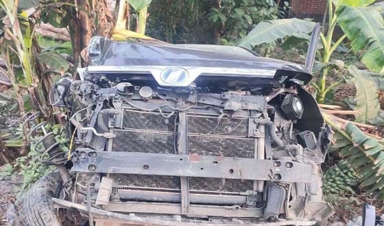 কুড়িগ্রাম-২ আসনের এমপির গাড়ি বিধ্বস্ত, আহত ৩