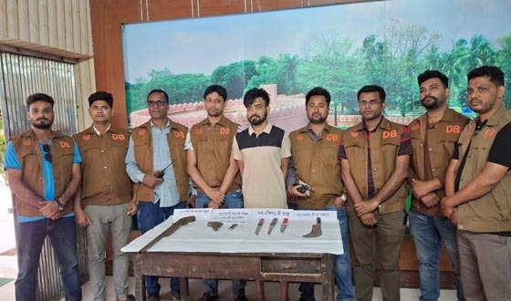 মুন্সীগঞ্জে অস্ত্র ও মাদকসহ হত্যা মামলার আসামীসহ গ্রেফতার ৩