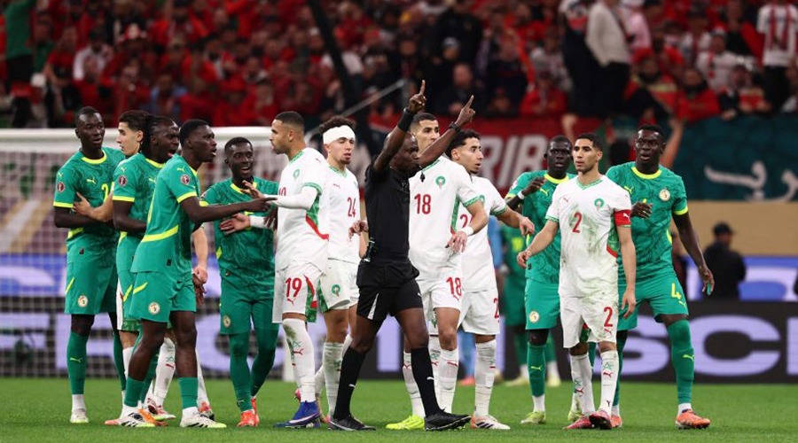 সেনেগালের ট্রফি কেড়ে নিয়ে দেওয়া হবে মরক্কোকে!