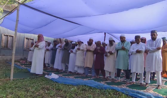 টাঙ্গাইলে একদিন আগেই ৪০ পরিবারের ঈদ উদযাপন