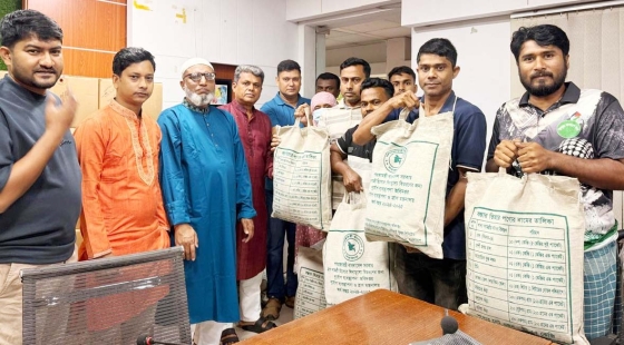 কালীগঞ্জে ১৫০ পরিবারের মাঝে শুকনা খাবার বিতরণ