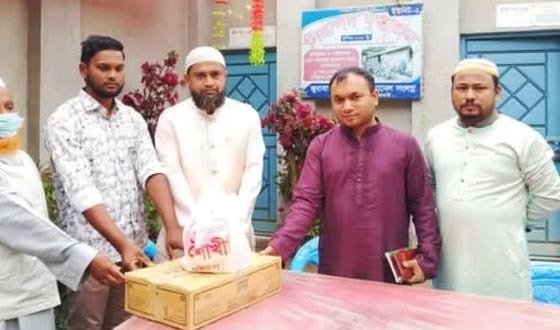 ঈদের দিনে বৃদ্ধাশ্রমে ভালোবাসার উপহার পাঠালেন নীলফামারীর ডিসি