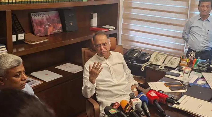 তেলের মজুদ নিয়ে শঙ্কা নয়, অতিরিক্ত কেনাকাটাই সংকটের কারণ: জ্বালানিমন্ত্রী