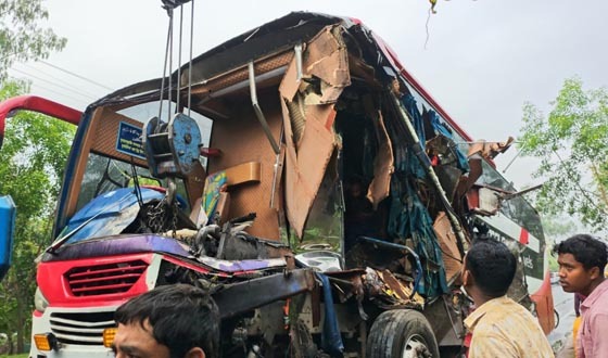 বিরামপুরে সড়ক দুর্ঘটনায় নিহত ২, আহত ৬