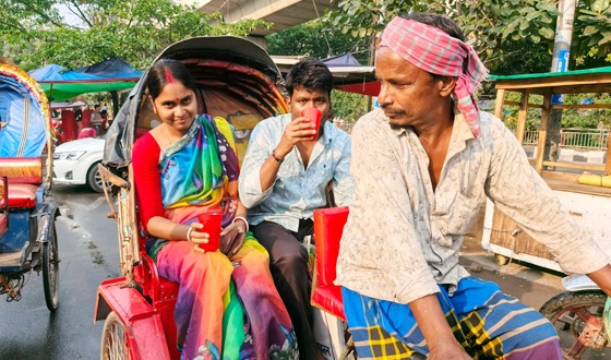 শাহবাগে ঐতিহাসিক বাংলা অভিযান উপলক্ষে দোয়া মাহফিল ও শরবত বিতরণ