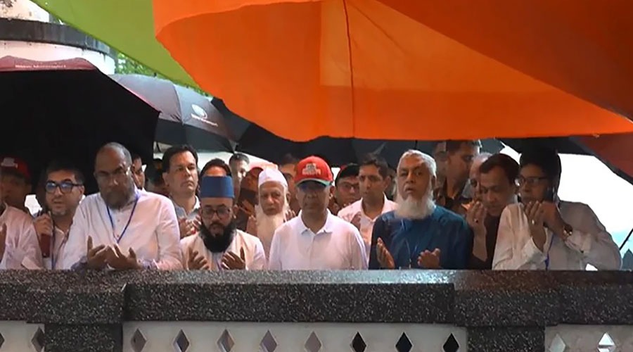 হযরত শাহজালাল (রহ.)-এর মাজার জিয়ারত করলেন প্রধানমন্ত্রী