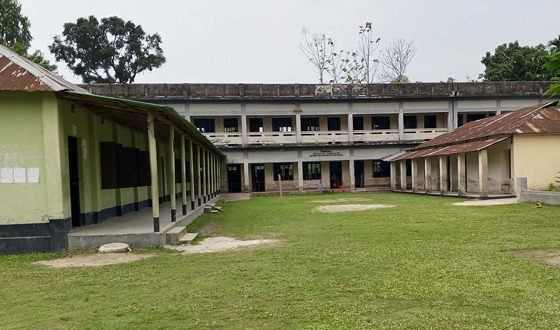 ফুলবাড়ীতে অটোরিকশা উল্টে ৬ এসএসসি পরীক্ষার্থী আহত