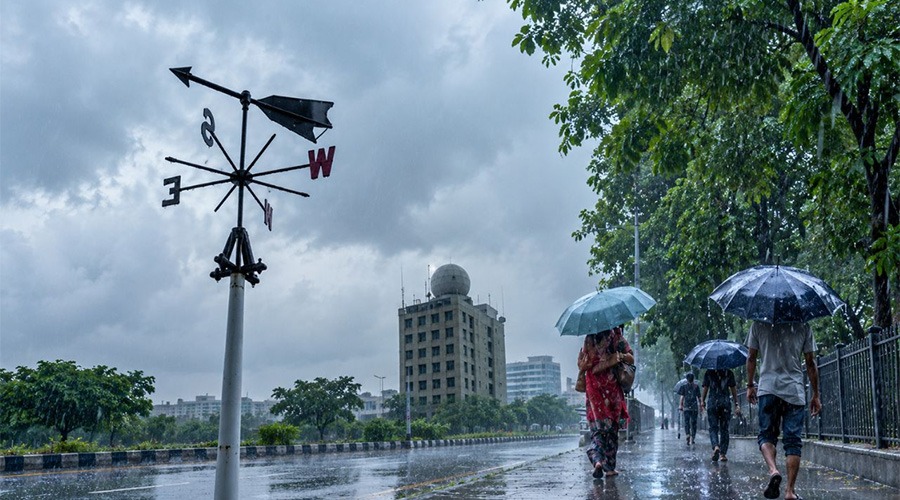 ৫ দিন দেশের বিভিন্ন অঞ্চলে বৃষ্টি, এরপর বাড়তে পারে প্রবণতা