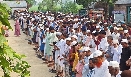 সড়ক দুর্ঘটনায় নিহত ৭ জনের দাফন জামালপুরে সম্পন্ন