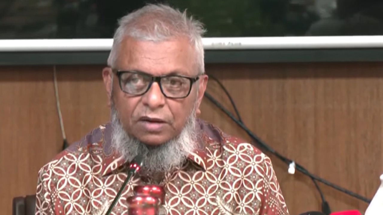 বাংলাদেশ থেকে ১০ হাজার শ্রমিক নেবে মালয়েশিয়া: শ্রমমন্ত্রী